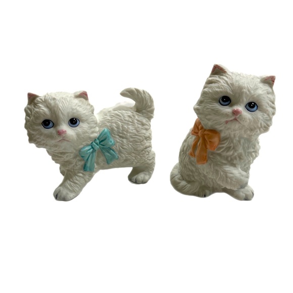 Vintage Homeco Ceramic fluffy white Kittens with blue eyes and bows - Picture 1 of 6